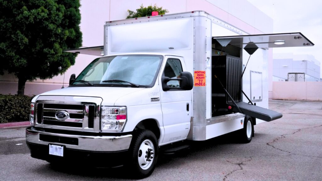 شاحنة الأشعة السينية XIS-TRUCK لنظام فحص متنقل عالي الدقة للمركبات والشحنات