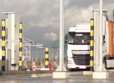 بوابات Arktis FRPM-B للكشف الإشعاعي للشاحنات