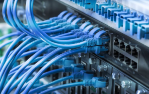تصميم وتنفيذ شبكات وبنية تحتية قوية لدعم الأعمال الرقمية